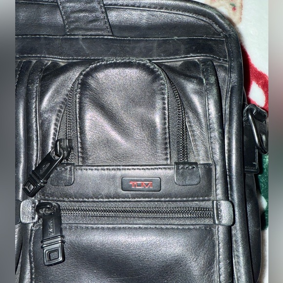 Tumi 96141DH Soft Black Leather Laptop Bag with Strap - Picture 7 of 15